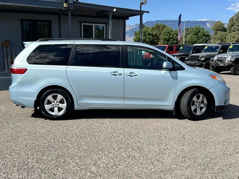 Used 2015 Toyota Sienna LE FWD image 9