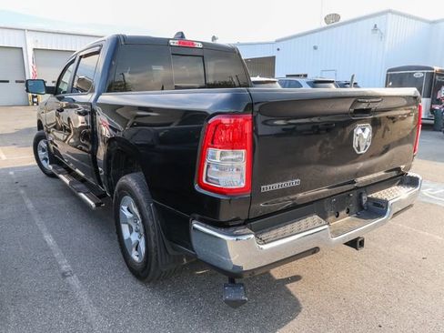 Used 2022 RAM 1500 Big Horn AWD/4WD image 3