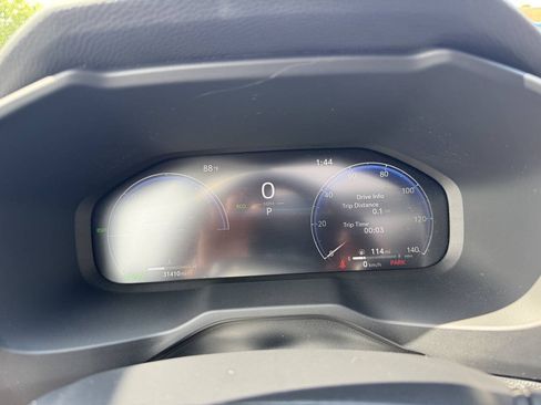 Used 2023 Toyota RAV4 XSE AWD/4WD image 17
