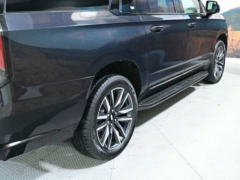 Used 2023 Cadillac Escalade ESV Sport image 8