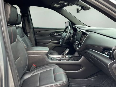 Used 2023 Chevrolet Traverse RS FWD image 10
