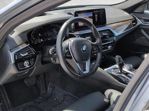 Used 2022 BMW 530i w/ Premium Package RWD image 10