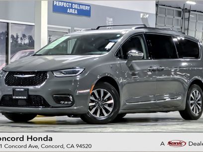 Used 2021 Chrysler Pacifica Limited w/ Premium & Safety Sphere Group