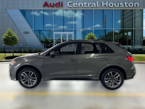 Used 2025 Audi Q3 2.0T Premium w/ Convenience Package image 2