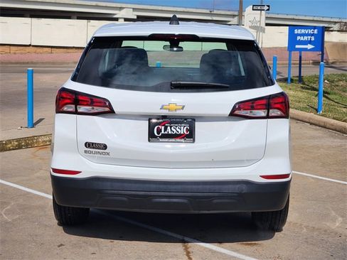 Used 2024 Chevrolet Equinox LS image 6