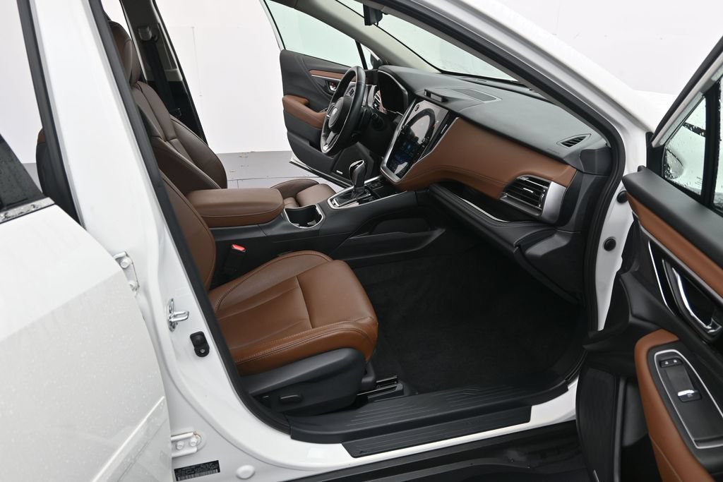 Used 2025 Subaru Outback Touring XT AWD/4WD image 24