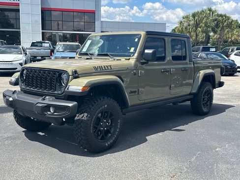 Used 2025 Jeep Gladiator Sport AWD/4WD image 7