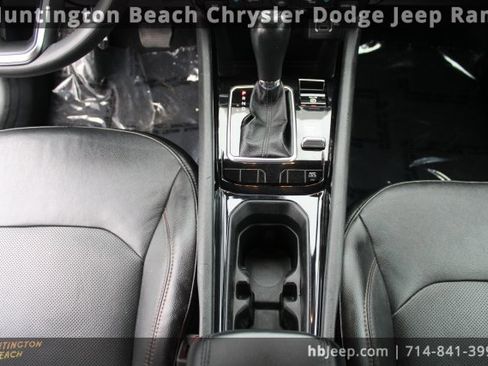 Used 2023 Jeep Compass Limited image 14