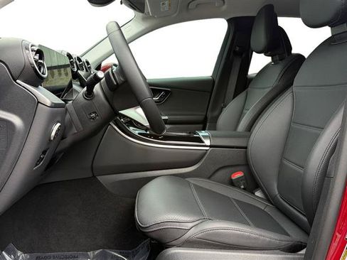 Used 2025 Mercedes-Benz GLC 350e 4MATIC image 10