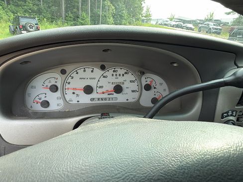 Used 2001 Ford Explorer Sport Trac 4x4 image 22