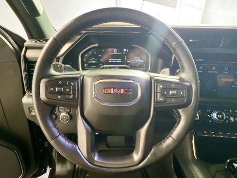 Used 2023 GMC Sierra 1500 AT4 w/ Technology Package image 17