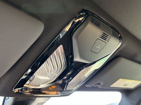 Used 2026 BMW 330i Sedan w/ M Sport Package image 31