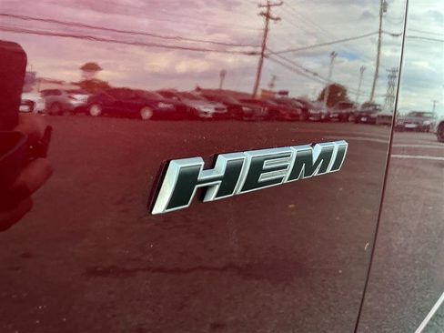 Used 2017 Dodge Charger R/T w/ Plus Group image 15