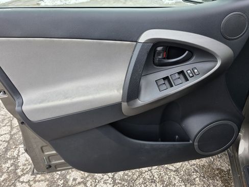 Used 2011 Toyota RAV4 4WD image 16