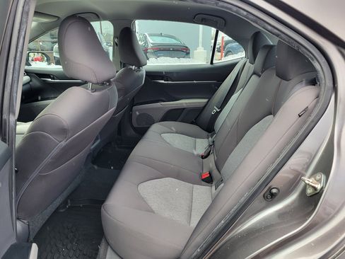Used 2019 Toyota Camry LE image 11