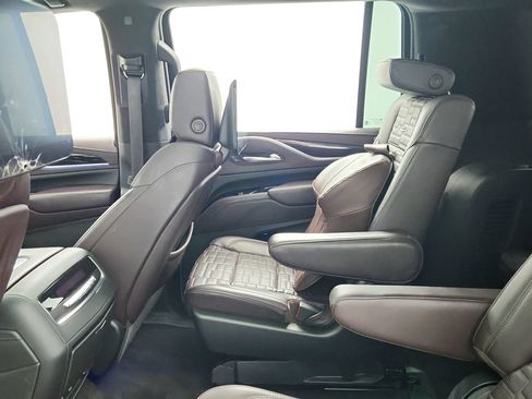 Used 2022 Cadillac Escalade ESV Sport Platinum w/ LPO, ONYX Package AWD/4WD image 25