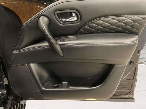 Used 2018 INFINITI QX80 4WD w/ Deluxe Technology Package image 39