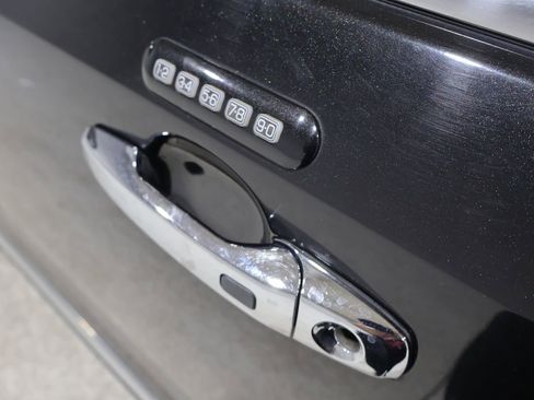 Used 2013 Lincoln MKX FWD image 10