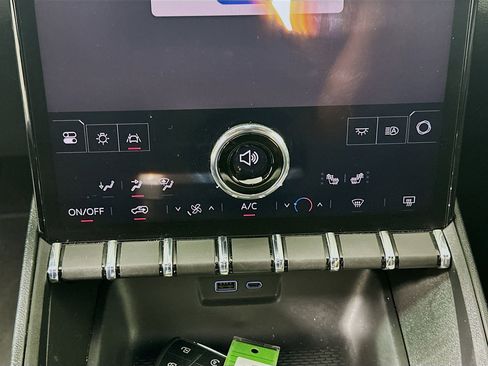 Used 2025 GMC Terrain Elevation image 22