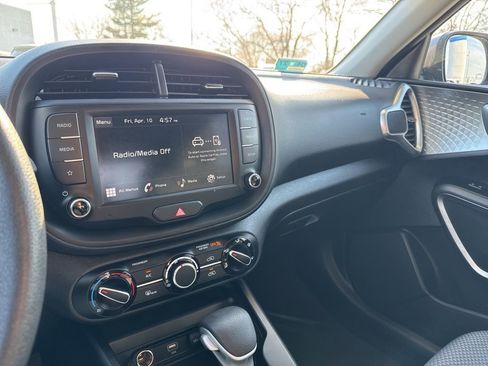 Used 2023 Kia Soul FWD image 22