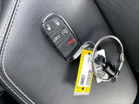 Used 2019 Dodge Challenger SRT Hellcat Redeye RWD image 13