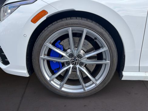 Certified 2024 Volkswagen Golf R image 18
