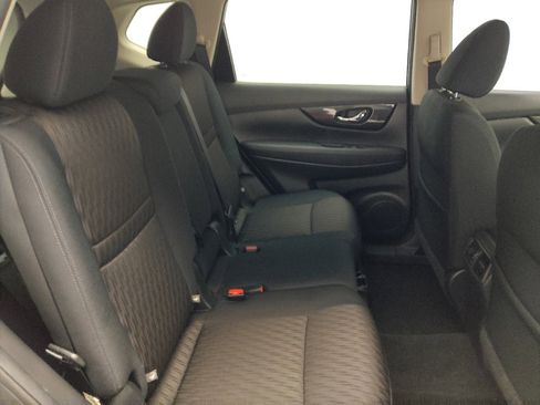 Used 2017 Nissan Rogue S image 19