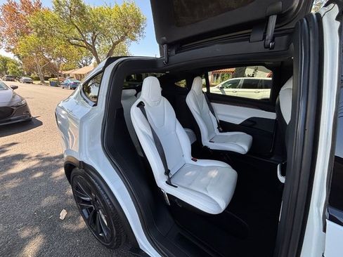 Used 2022 Tesla Model X AWD/4WD image 36