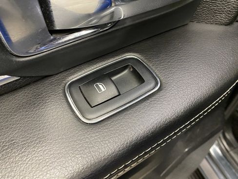 Used 2018 RAM 1500 Laramie image 18