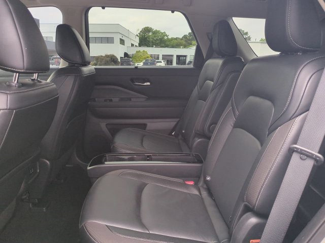 Used 2023 Nissan Pathfinder SL w/ SL Premium Package AWD/4WD image 14