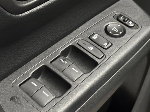 Used 2025 Honda CR-V LX image 23