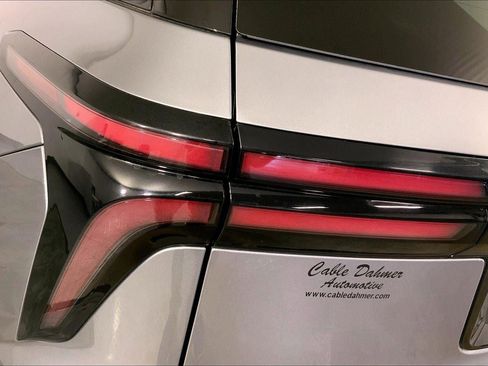 Used 2024 Chevrolet Traverse LT image 28