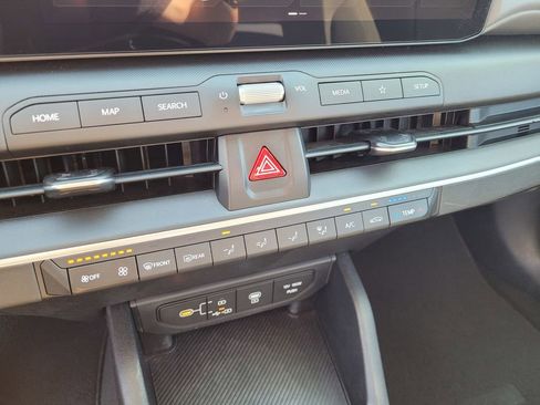 Used 2025 Kia K4 FWD image 13