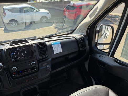 Used 2026 RAM ProMaster 2500 w/ Convenience Group FWD image 32