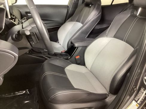 Used 2025 Toyota Corolla XSE FWD image 10