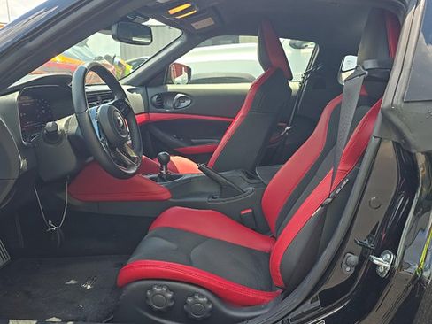 Used 2026 Nissan Z Performance w/ Floor Mat Package RWD image 3