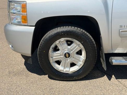 Used 2013 Chevrolet Silverado 1500 LTZ w/ LTZ Plus Package AWD/4WD image 9