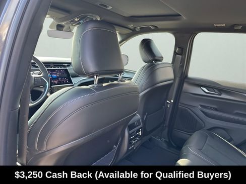 New 2025 Jeep Grand Cherokee Altitude RWD image 21