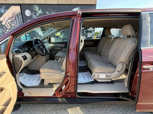 Used 2016 Honda Odyssey SE image 48