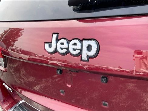 Used 2019 Jeep Grand Cherokee Limited AWD/4WD image 30