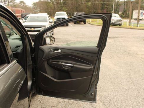 Used 2018 Ford Escape SE FWD image 17