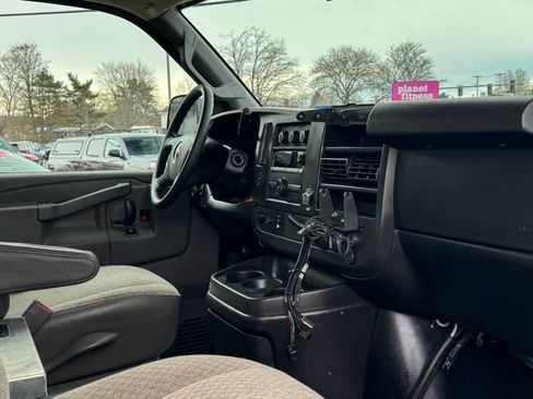 Used 2017 Chevrolet Express 2500 image 11