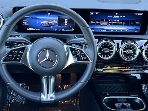 Used 2025 Mercedes-Benz CLA 250 image 14