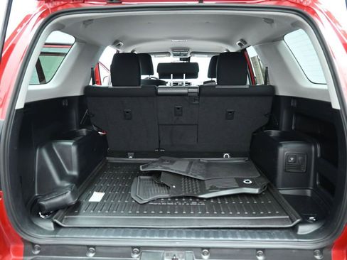 Certified 2024 Toyota 4Runner SR5 AWD/4WD image 29