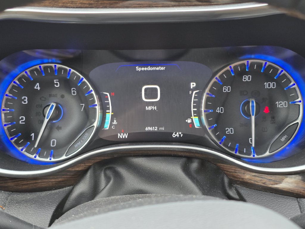 Used 2021 Chrysler Pacifica Pinnacle AWD/4WD image 34