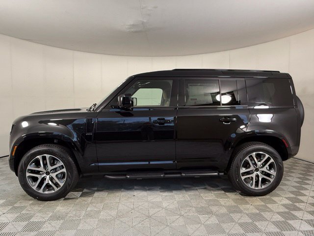 New 2026 Land Rover Defender 110 X-Dynamic SE AWD/4WD image 3