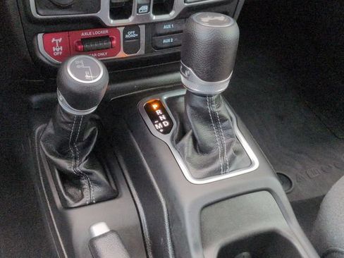 Used 2025 Jeep Wrangler Unlimited Sport AWD/4WD image 24