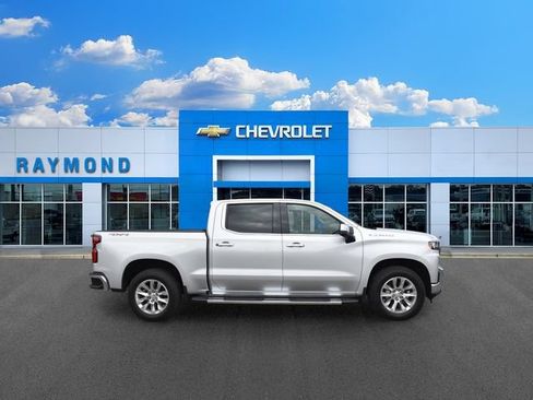 Used 2020 Chevrolet Silverado 1500 LTZ w/ LTZ Premium Package AWD/4WD image 2