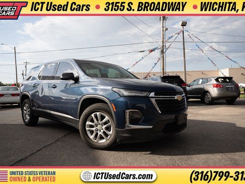 Used 2022 Chevrolet Traverse LS FWD image 4