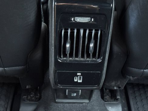Used 2025 Jeep Compass Latitude w/ Convenience Group AWD/4WD image 41